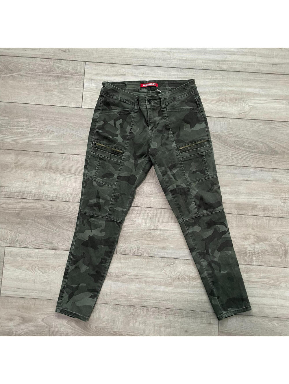 Union Bay low‑rise camouflage cargo jeans Juniors Size 3 Y2K